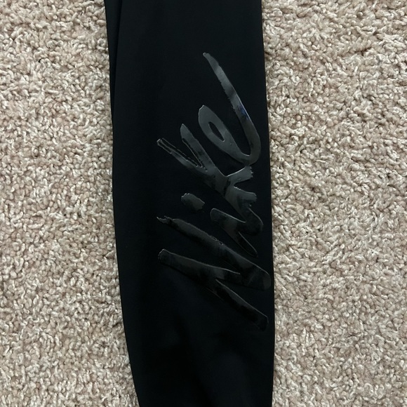 Nike women’s leggings black size small - Picture 3 of 7